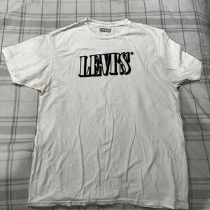 Levi’s Tee